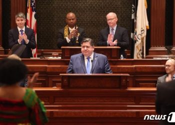 美 일리노이 주지사, 이민자 지원 예산 2400억 요청