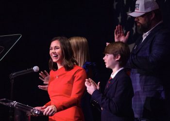 초선 상원의원 케이티 브릿, 바이든 국정연설에 답사…정계 주목