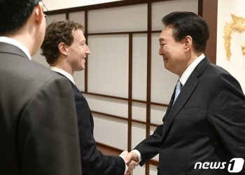 저커버그 만난 윤 대통령, “AI·디지털 협력 논의”