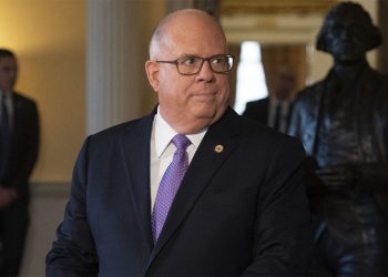 상원 도전하는 ‘한국 사위’ 호건 “트럼프 반대하려 출마”