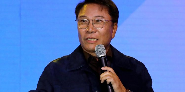 5300억 현금부자 이수만…드론 투자 10억 넣고 300억 또 벌었다
