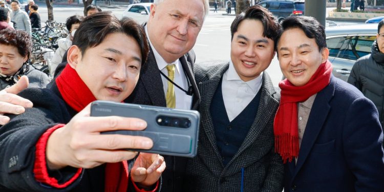 국힘, 위성정당 국민의미래 선대위원장으로 인요한 검토