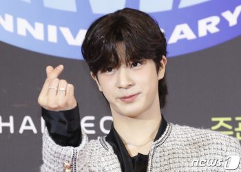 ‘교도소 수감’ 정동원 아빠 못말려…”여친 명의로 팬들 겨냥 카페 오픈”