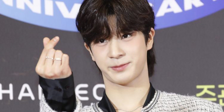 ‘교도소 수감’ 정동원 아빠 못말려…”여친 명의로 팬들 겨냥 카페 오픈”