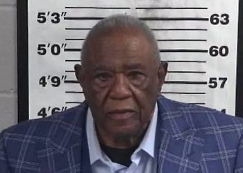 40년 넘게 주하원의원이었던 존 로저스, 사취 사건 유죄 인정