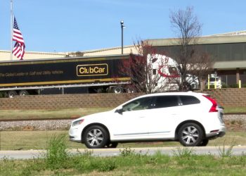 21세 근로자, 떨어진 에어팟 주으려다 컨베이어에 끼어 사망