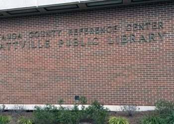 프랫빌 도서관장, 이사회 만장일치로 해고…직원들 반발