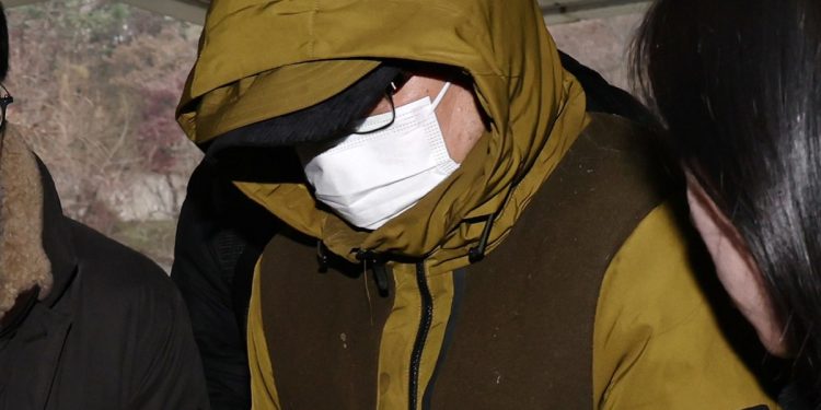 法, ‘아내 살해’ 변호사 국회의원 부친 증인 채택…”변명 듣는 것도 의무”