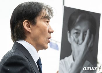 30% 넘은 조국혁신당, 더불어민주연합과 11%p 격차…민주당은 ‘거리두기’