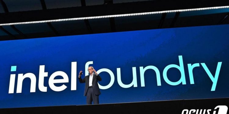 백악관 “반도체 200억 달러 지원”…인텔 “혁신 위한 순간”