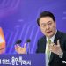尹 물러섰으나…의료계 ‘2000명 증원’ 철회 고수에 대화 난항