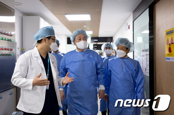 윤 대통령, 의료계에 “내년 의료예산 함께 논의” 제안