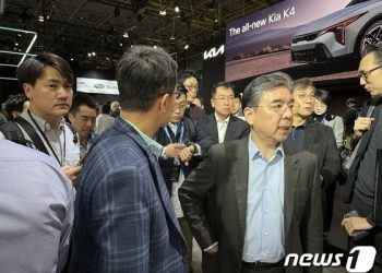 장재훈 현대차 사장 “수요 일부 둔화해도 결국 전기차 시대로 갈 것”