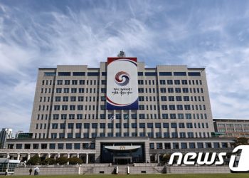 ‘총선 악재 이종섭’ 손절한 尹…임명 25일만 ‘사의 수용’ 결단