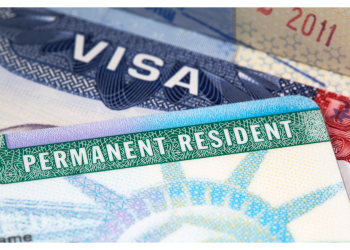 심각한 영주권 적체 상황, 의회가 나서야 한다