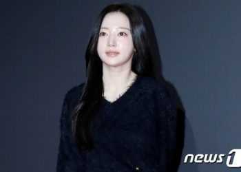 “송하윤, 친구 왕따시키고 때려 강제 전학” “터질 게 터졌다”…동창들 잇단 글