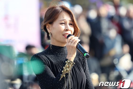 뮤지컬 배우 최정원, 남편 ‘빚투’ 논란 속 “1년 전부터 별거…이혼 준비 중”