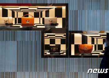 루이비통, 작년 한국서 1조6511억원 매출…기부금은 ‘0원’