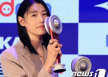 “한 시즌 더” 외친 ‘여제’ 김연경의 바람 “내 경쟁자가 생겼으면”