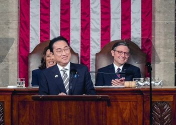 기시다 농담 섞은 美연설…日언론 “尹 ‘아메리칸 파이’엔 못 미쳐”