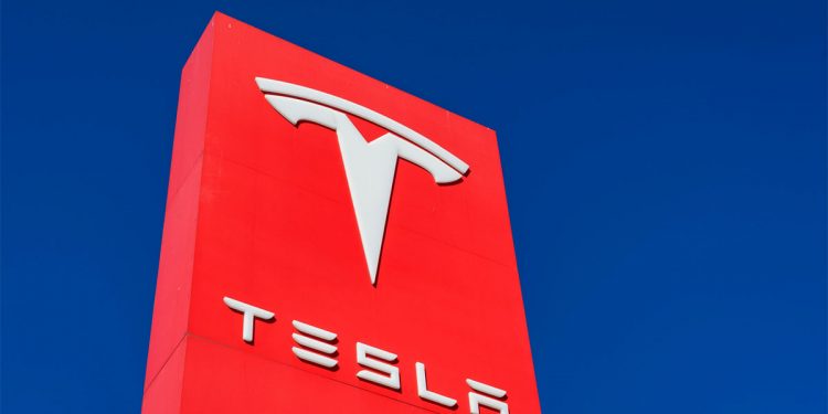 테슬라 직원 10% 1만4000명 감원, 개장전서 1.3%↓