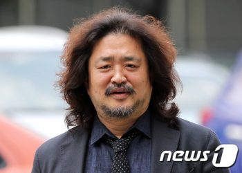 딴지그룹 총수 ‘김어준’ 세 들어 살던 ‘충정로 건물’ 70억에 샀다
