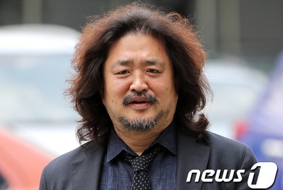 딴지그룹 총수 ‘김어준’ 세 들어 살던 ‘충정로 건물’ 70억에 샀다