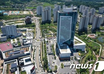 직장인 1000만명 이달 월급 확 준다…건보료 ’20만원 폭탄’