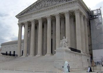 트럼프 ‘면책특권’ 美대법서 치열한 법리공방…조건부 수용 움직임