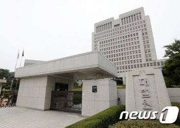 여중생 3개월간 성폭행·촬영한 담임교사…사후피임약까지 먹였다