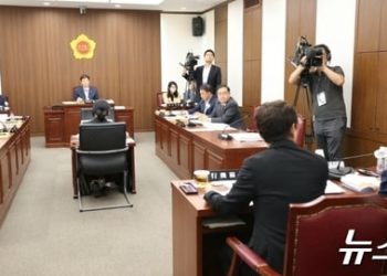 ’14억 박정희 동상’ 홍준표 뜻대로…대구시 조례안 통과