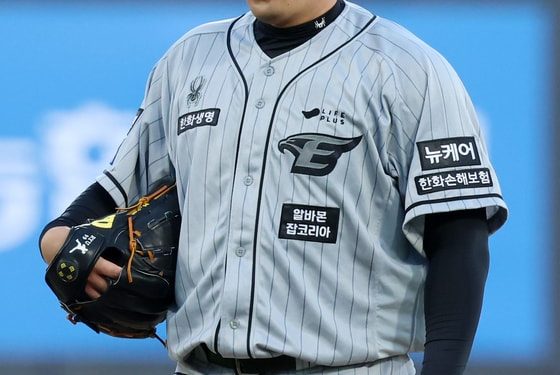 ‘로봇 심판’과 싸우는 선수들?…’세계 최초 도입’ ABS 존은 완벽할까