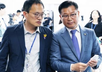 여야 하나씩 양보한 이태원특별법…채상병특검은 ‘막판 줄다리기’