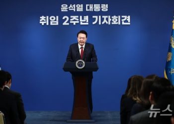 [尹 취임 2년 회견] “한미동맹 변치 않을 것…러와는 사안별 협력”