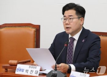 우상호 “대한민국 권력 서열 2위를 박찬대가 교통정리?…매우 부적절”