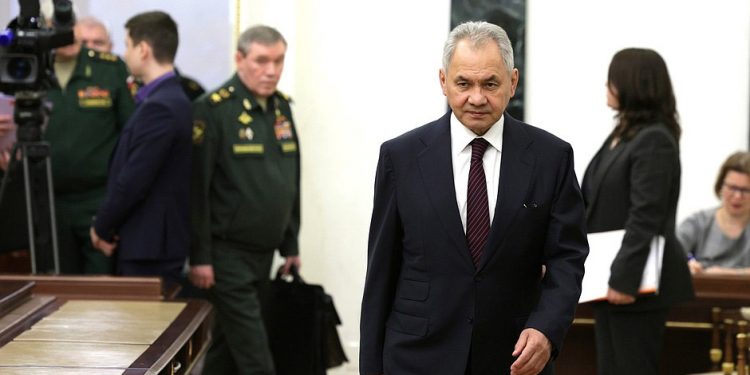 쇼이구 “러군, 우크라 전 방면으로 진격…공세 위해 병력·장비 확보”