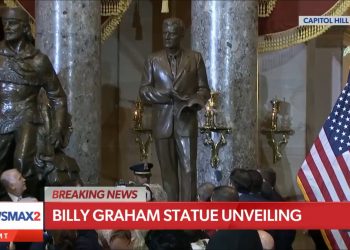 빌리 그레이엄 목사 청동상 연방 의사당에 세워지다