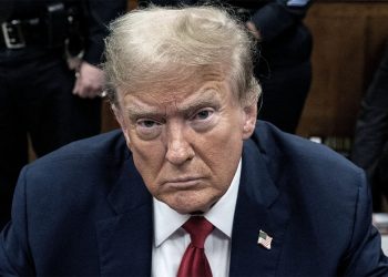 트럼프 “아이스박스 같은 법정에 있는 동안 중·러 힘 합쳐”