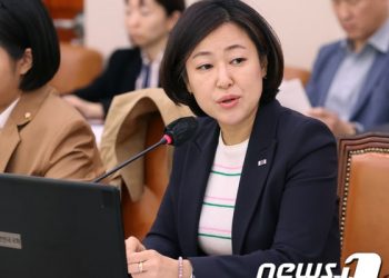 “부적절한 관계로 시작해 벌써 6년” 국회의원이 재판서 스스로 밝힌 까닭