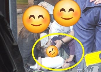 만취남 쓰러지자 무릎베개 내어준 여성, 남친은 119 구조 요청…”천상의 커플”