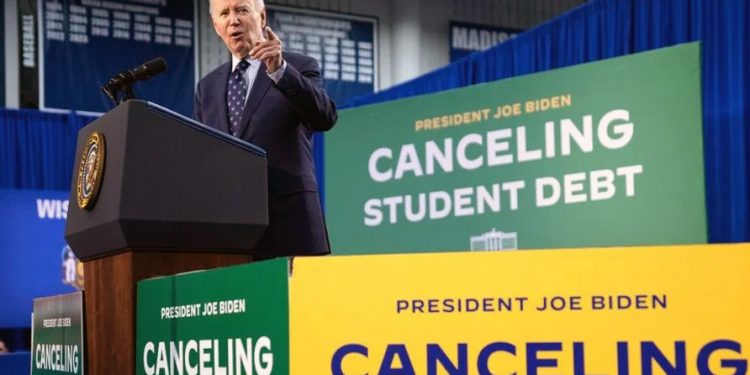 바이든 정부, 16만명 학자금 대출 추가 탕감