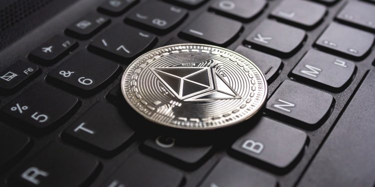 SEC 현물 ETF 승인 소식에도 이더리움 2% 상승에 그쳐