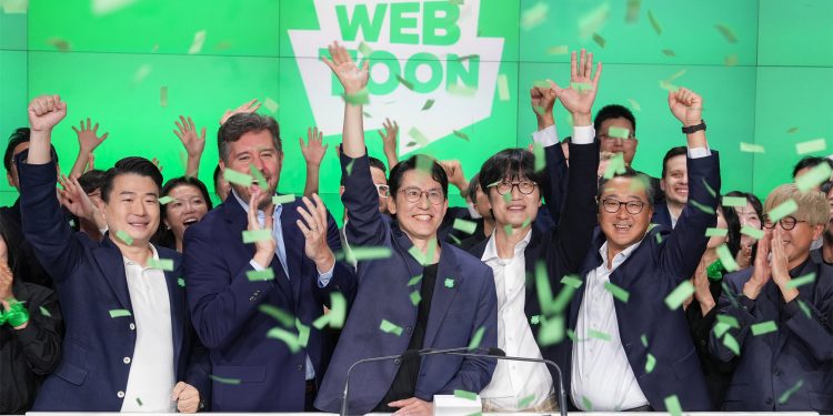 네이버 웹툰엔터 나스닥 상장 첫날 10% 랠리…기업가치 4조