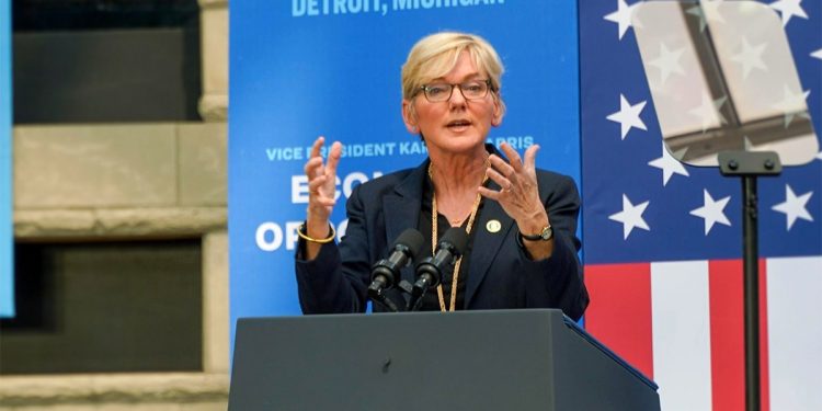 美에너지 장관 “中전기차 관세 4배 인상, 이 분야 건전성에 중요”