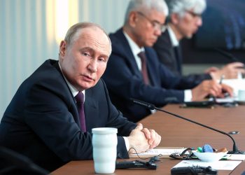 푸틴 “한국과 관계 악화 바라지 않아…北은 러 이웃”