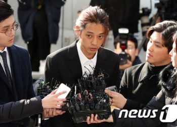 “정준영이 바지 벗긴 뒤 사진 찍고 자는 친구 양주 먹였다” 과거 재조명