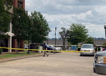 버밍햄 총격 사건으로 15세 소녀 사망, 5세 남동생 부상