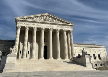 미 대법원, ‘미성년 성전환 약물 요법 제한’ 주법 심리