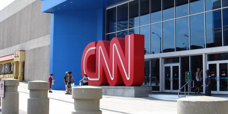 폭스뉴스에 뒤졌던 CNN, 첫 대선 토론 주최하며 만회 노린다