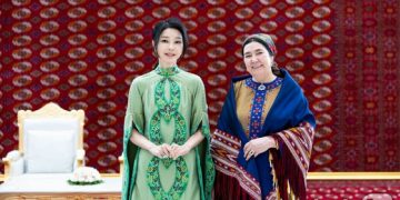 김건희 여사 “삶의 위기에 몇년간 심하게 아파…정신질환 인식 바꿔야”